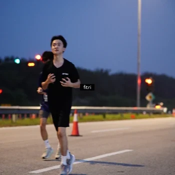 Runner Photo 7445396