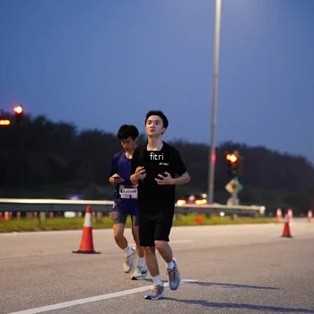Runner Photo 7445397
