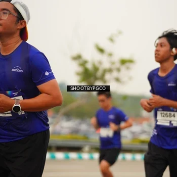 Runner Photo 7445405