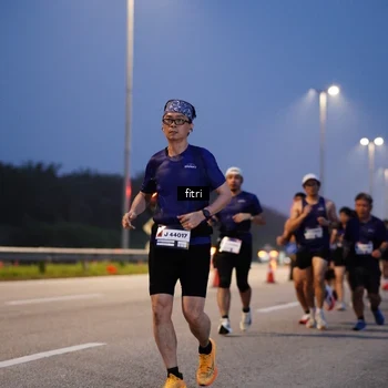 Runner Photo 7445406