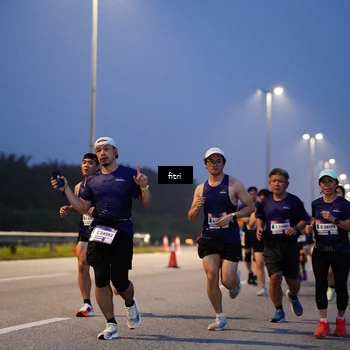 Runner Photo 7445430