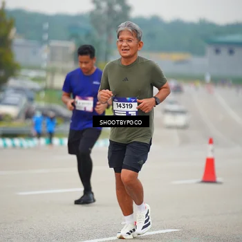 Runner Photo 7445541
