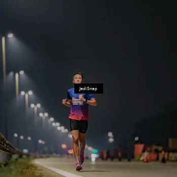 Runner Photo 7445572