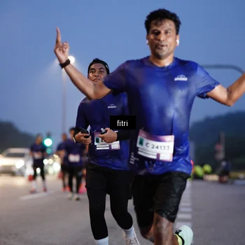 Runner Photo 7445671