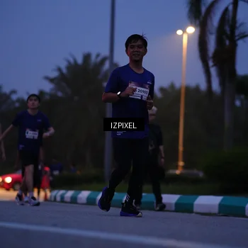 Runner Photo 7445704