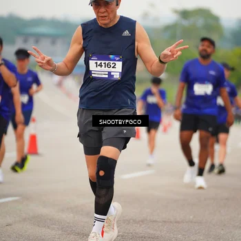 Runner Photo 7445737