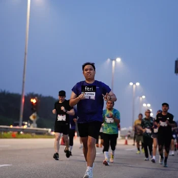 Runner Photo 7445749