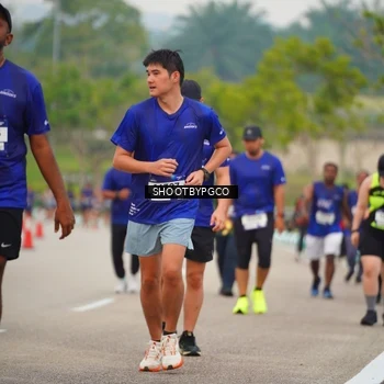Runner Photo 7445752