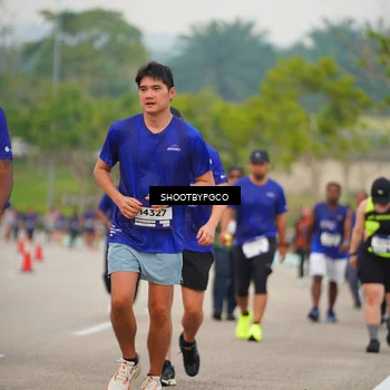 Runner Photo 7445771