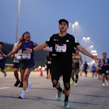 Runner Photo 7445780