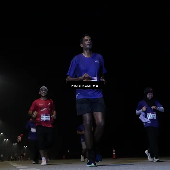Runner Photo 7445967