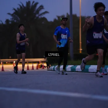 Runner Photo 7446032