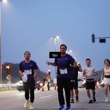 Runner Photo 7446213