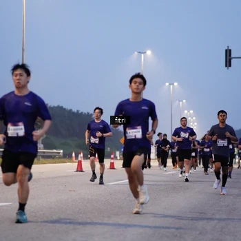 Runner Photo 7446280
