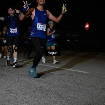 Runner Photo 7446579