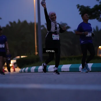 Runner Photo 7446642