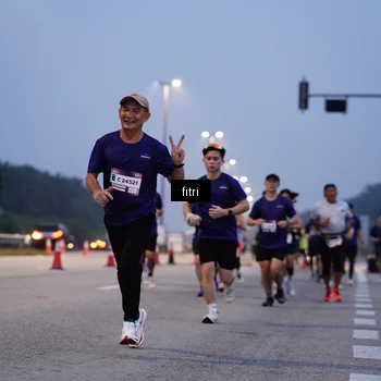 Runner Photo 7446857