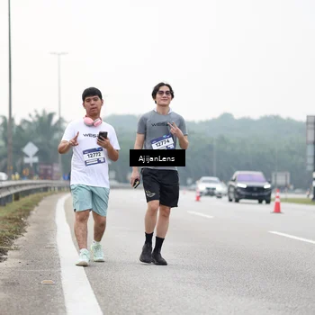 Runner Photo 7446995