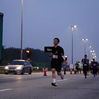 Runner Photo 7446998