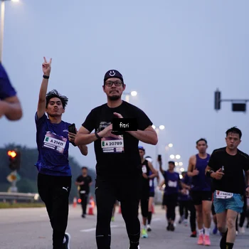 Runner Photo 7447043