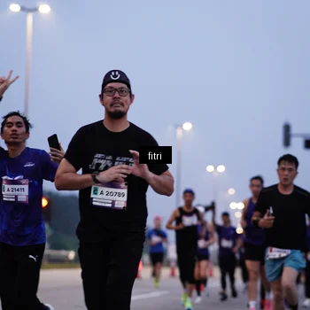 Runner Photo 7447059
