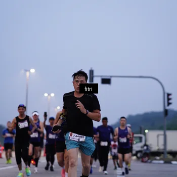 Runner Photo 7447060