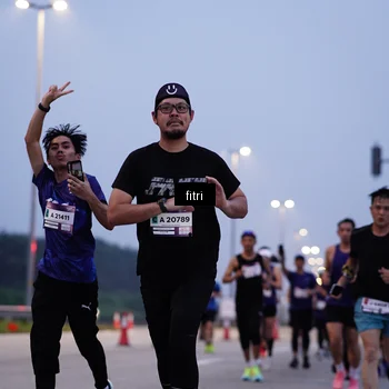 Runner Photo 7447073
