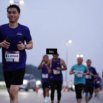 Runner Photo 7447573