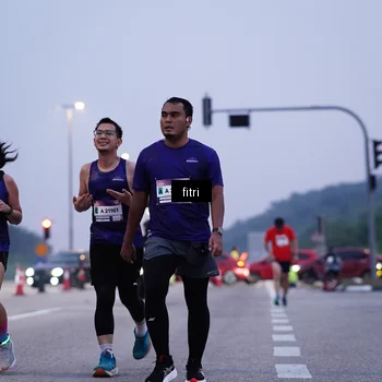 Runner Photo 7447630