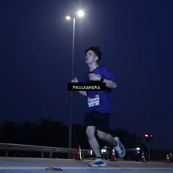 Runner Photo 7447993