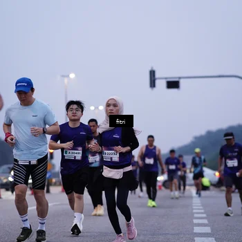 Runner Photo 7448002