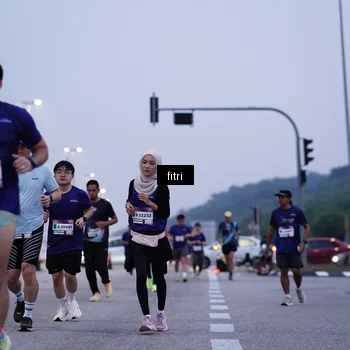 Runner Photo 7448010