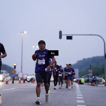 Runner Photo 7448073