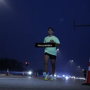 Runner Photo 7448298