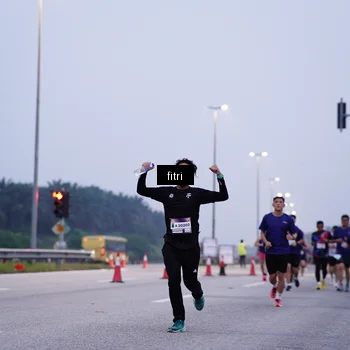 Runner Photo 7448332