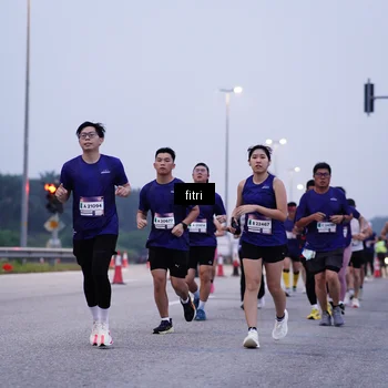 Runner Photo 7448390