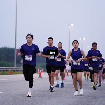 Runner Photo 7448400