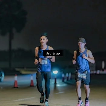 Runner Photo 7449020