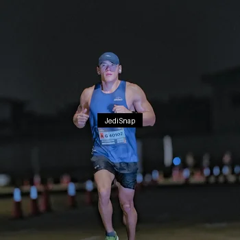Runner Photo 7449075