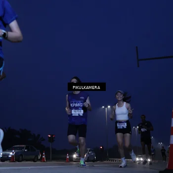 Runner Photo 7449117