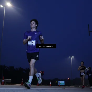 Runner Photo 7449304