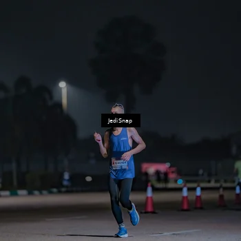 Runner Photo 7449341