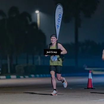 Runner Photo 7449373