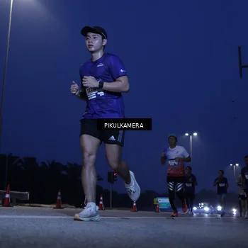Runner Photo 7449824