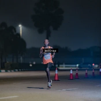 Runner Photo 7449835