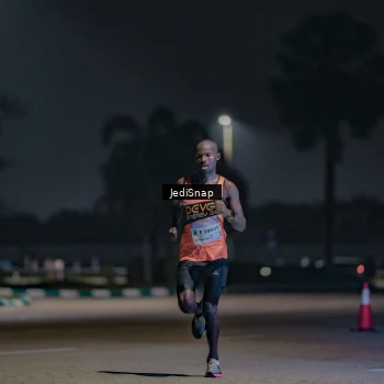 Runner Photo 7449840