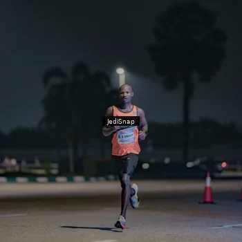 Runner Photo 7449843