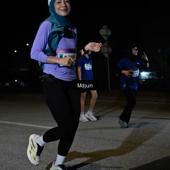Runner Photo 7450002