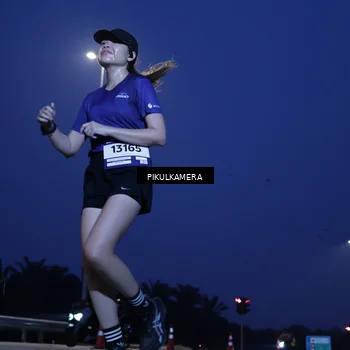 Runner Photo 7450013