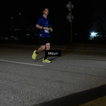 Runner Photo 7450020